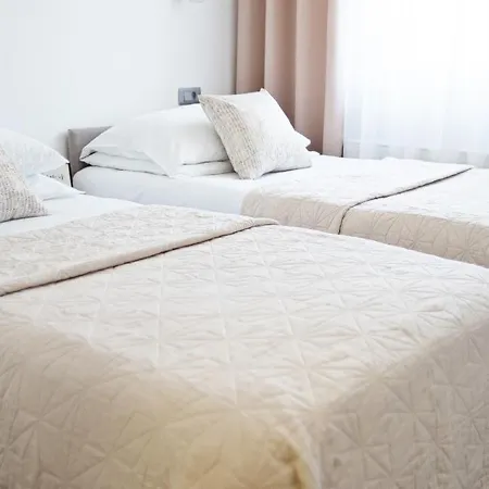 Stela - Private Terrace & Parking Apartment