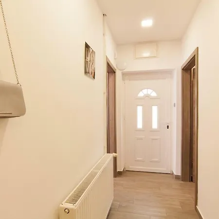 Stela - Private Terrace & Parking Apartment *
