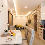 Stela - Private Terrace & Parking זאדאר
