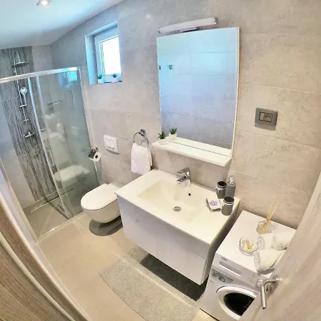 Appartamento Stela - Private Terrace & Parking