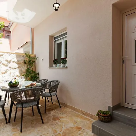 Stela - Private Terrace & Parking דירה *